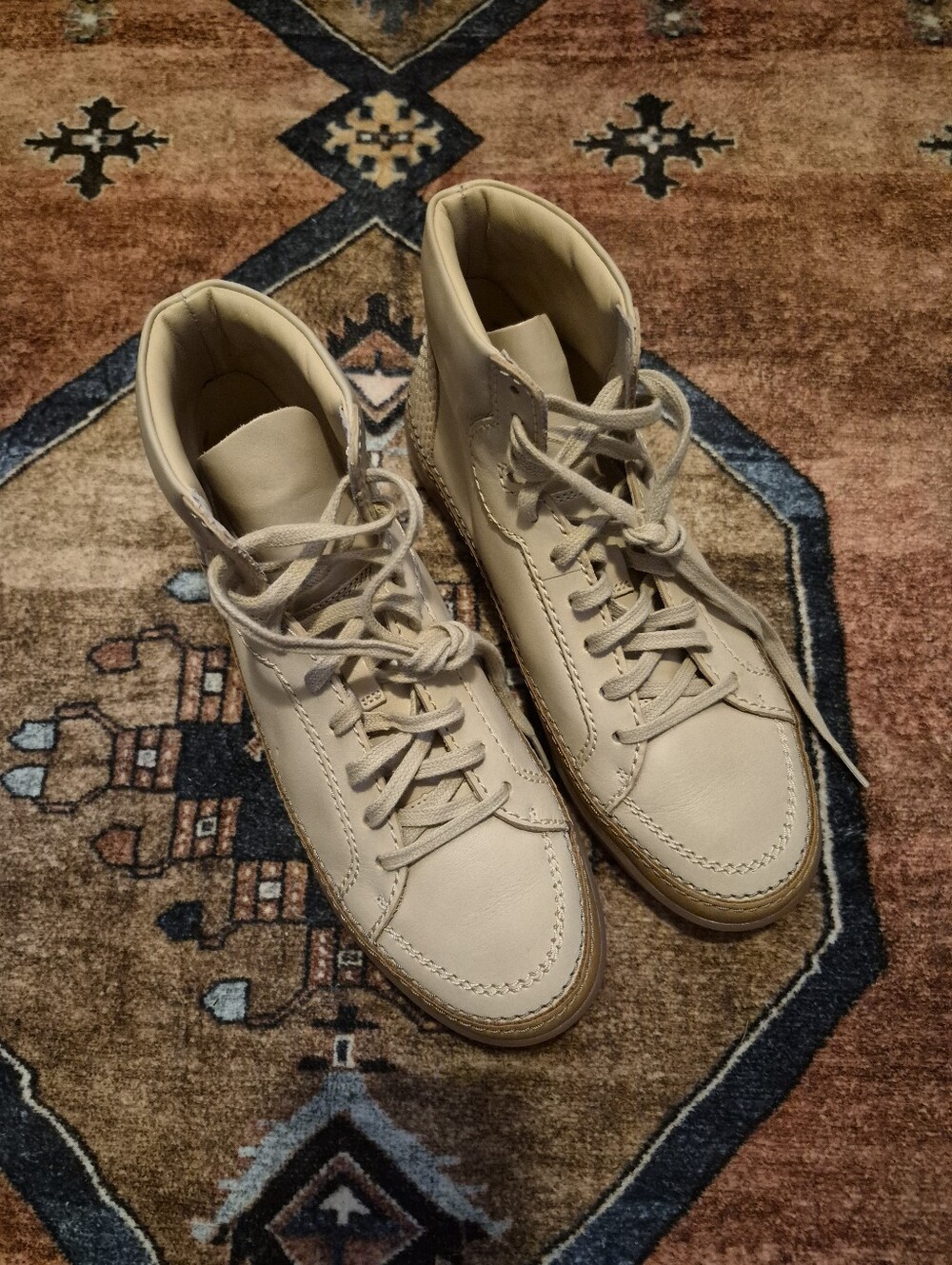 Clarks Heidi Haze High Top Leather Sneaker